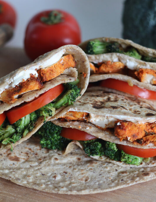 Mexican Chicken Pitta, Healthy lunch, 15 Easy Healthy Recipes For Every Meal, Nutritious, Fitness food, Pre workout meal, post workout meal, recovery snack
